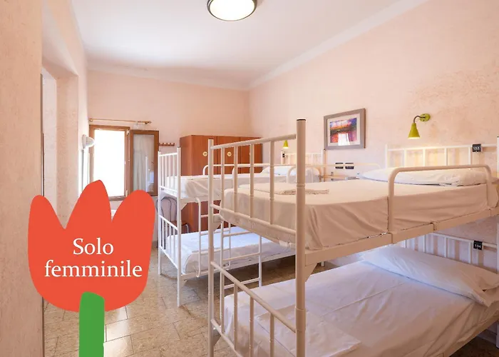 Hostel Archi Rossi